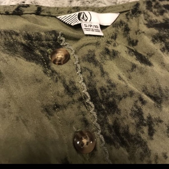 Volcom Tank - Picture 3 of 3